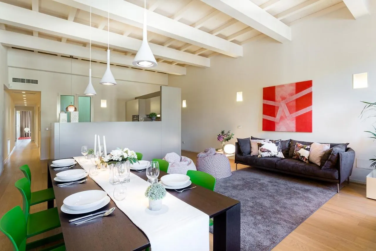 Casa Cachi 2, Modern Spacious 2 Bedrooms Apartment With Terrace And Elevator Lucca