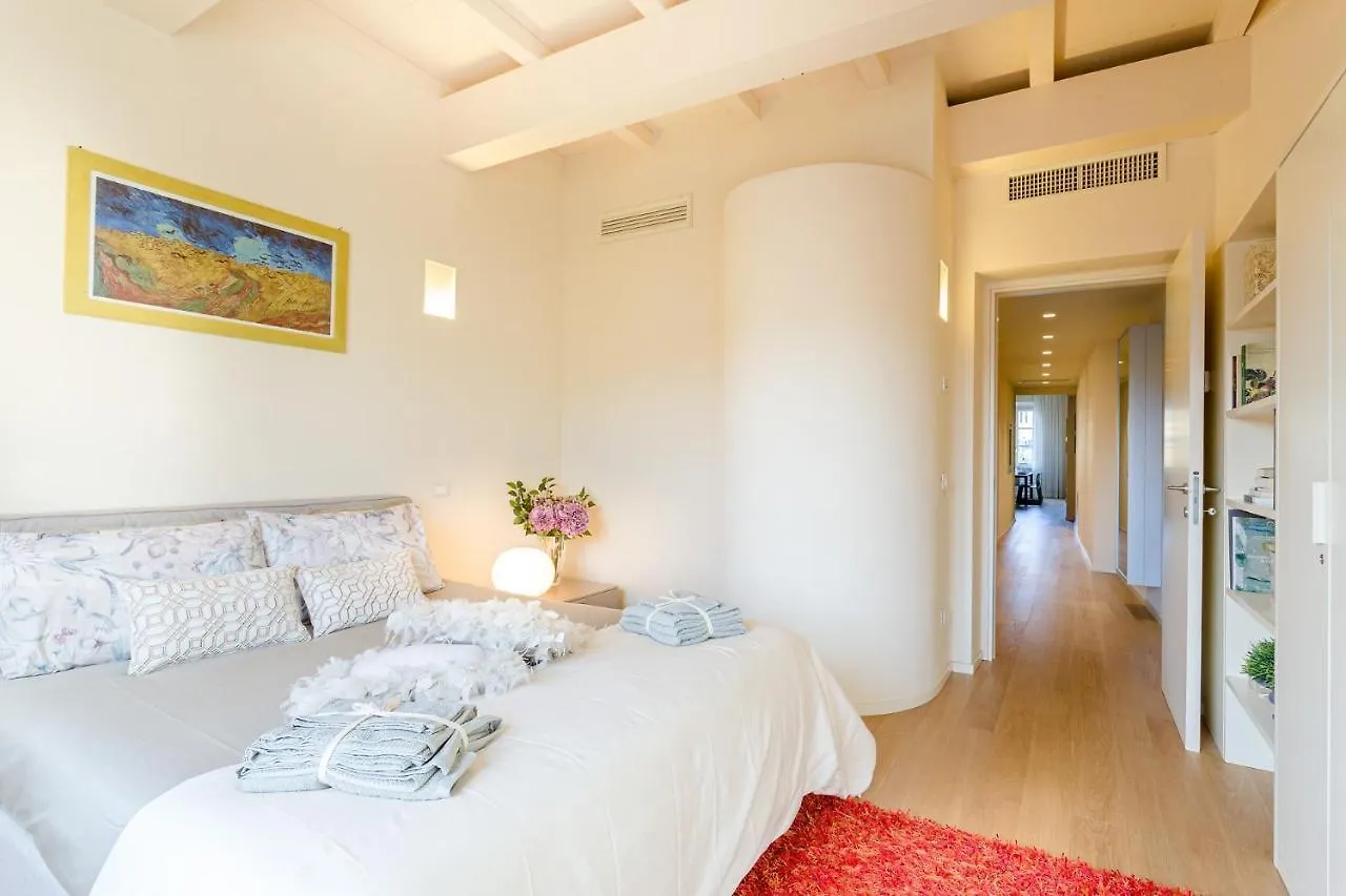 Casa Cachi 2, Modern Spacious 2 Bedrooms Apartment With Terrace And Elevator Lucca