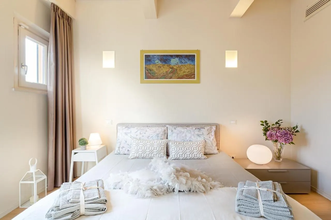 Casa Cachi 2, Modern Spacious 2 Bedrooms Apartment With Terrace And Elevator Lucca