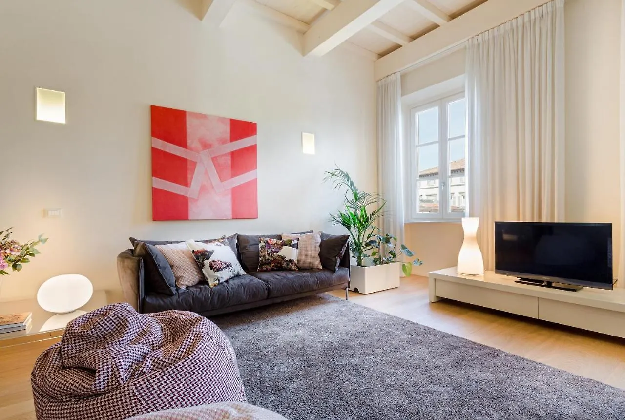Casa Cachi 2, Modern Spacious 2 Bedrooms Apartment With Terrace And Elevator Lucca