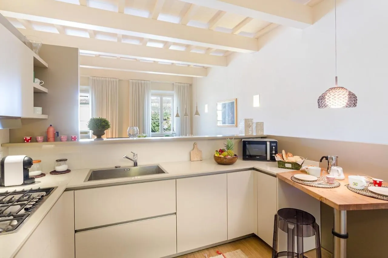 Casa Cachi 2, Modern Spacious 2 Bedrooms Apartment With Terrace And Elevator Λούκα Ιταλία